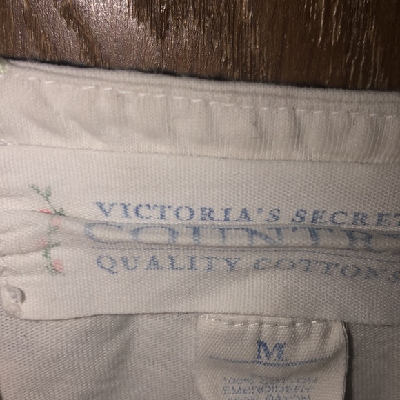 Victoria’s Secret medium T-shirt - Picture 2 of 3